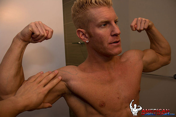 American Muscle Hunks | Johnny V. Flexes