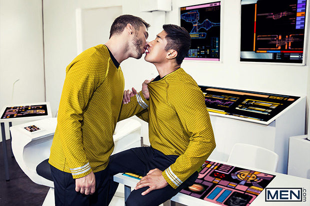 Men.com | Star Trek 3 (Rod Pederson & Henier Lo)