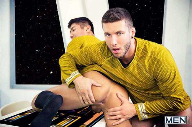 Men.com | Star Trek 3 (Rod Pederson & Henier Lo)