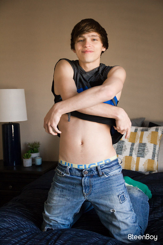 8teenBoy | Tristan Adler: Solo Session