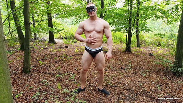 Maskurbate | Sex In The Park: Zahn Zoran