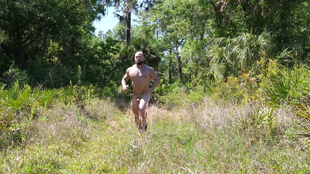 The Guy Site | Bodybuilder Victor Jerks Off In The Woods