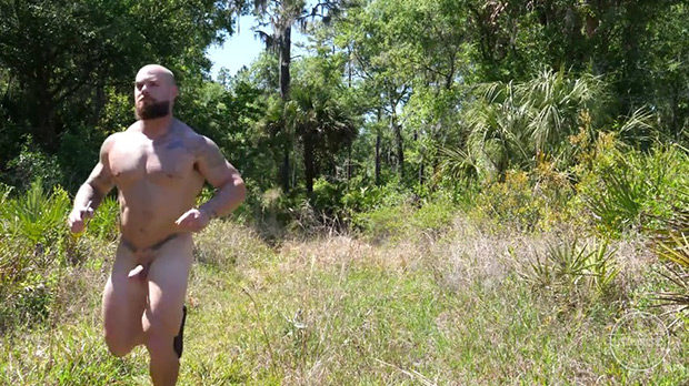 The Guy Site | Bodybuilder Victor Jerks Off In The Woods