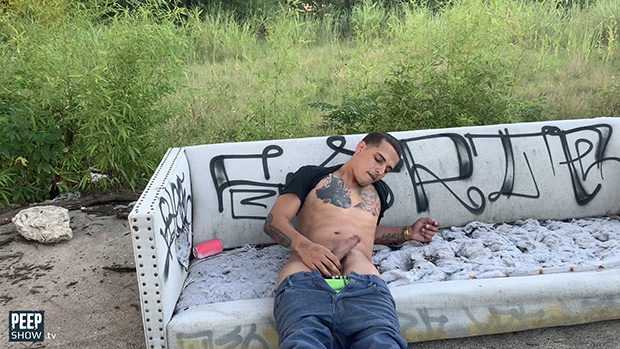 Peepshow.tv | Bentley Layne: Outdoor Piss & Jerk