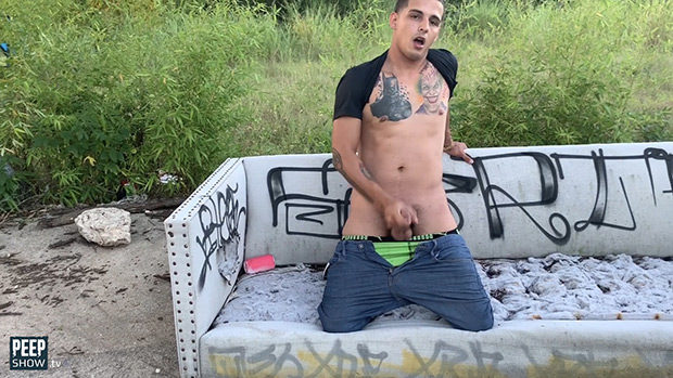 Peepshow.tv | Bentley Layne: Outdoor Piss & Jerk