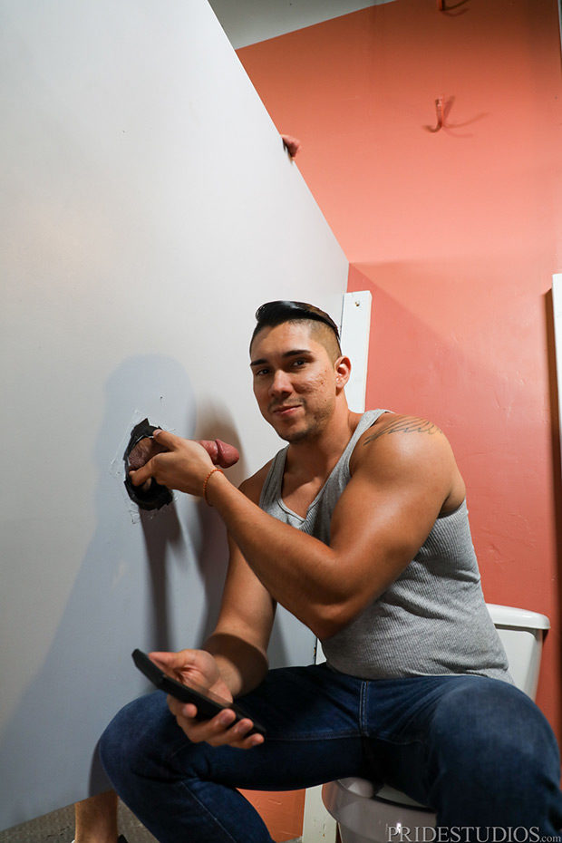 Pride Studios | Fun at the Gloryhole (Jessie Colter & Adrian Suarez)